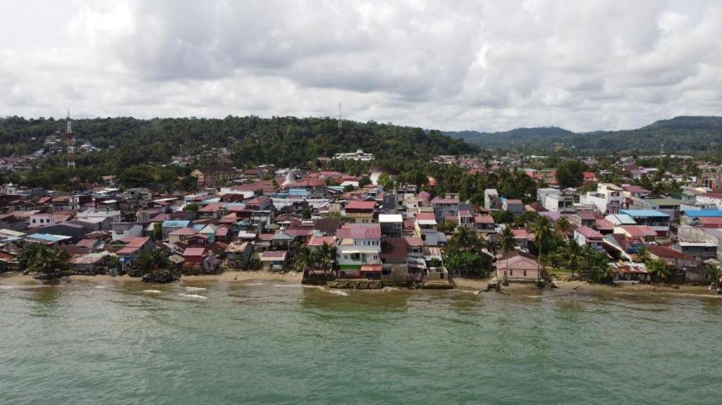 Nasional Hotel Gunungsitoli Eksteriør bilde