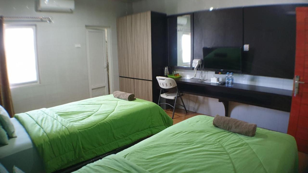 Nasional Hotel Gunungsitoli Eksteriør bilde