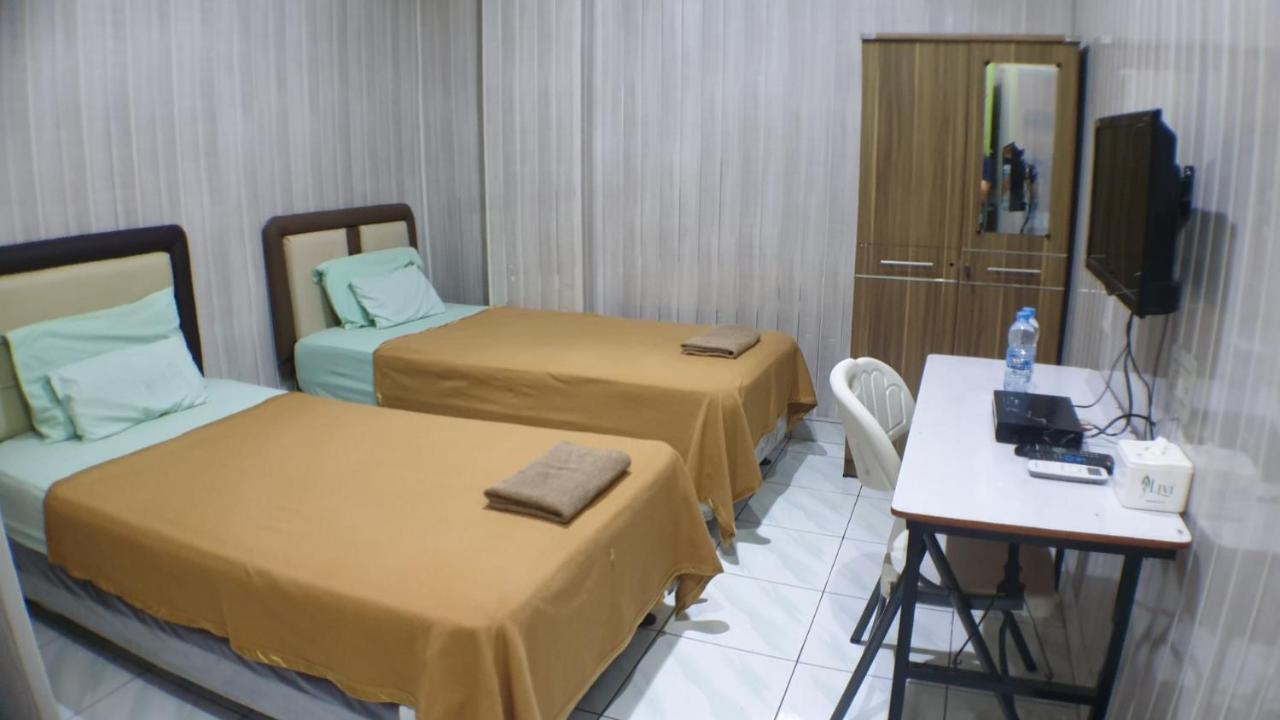 Nasional Hotel Gunungsitoli Eksteriør bilde